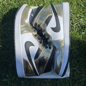 Jordan Retro 1 Metallic Gold men size 11